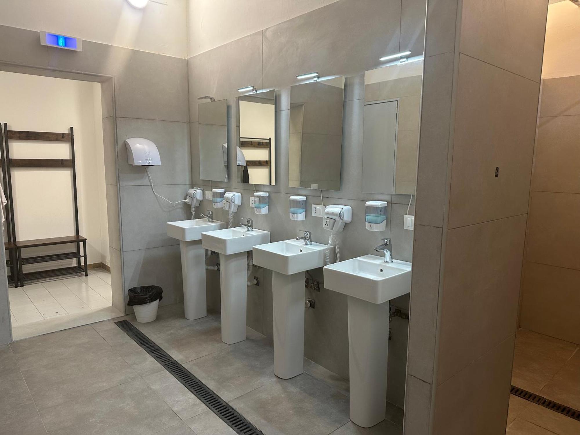 Hostel Cconforthotels Host Bari